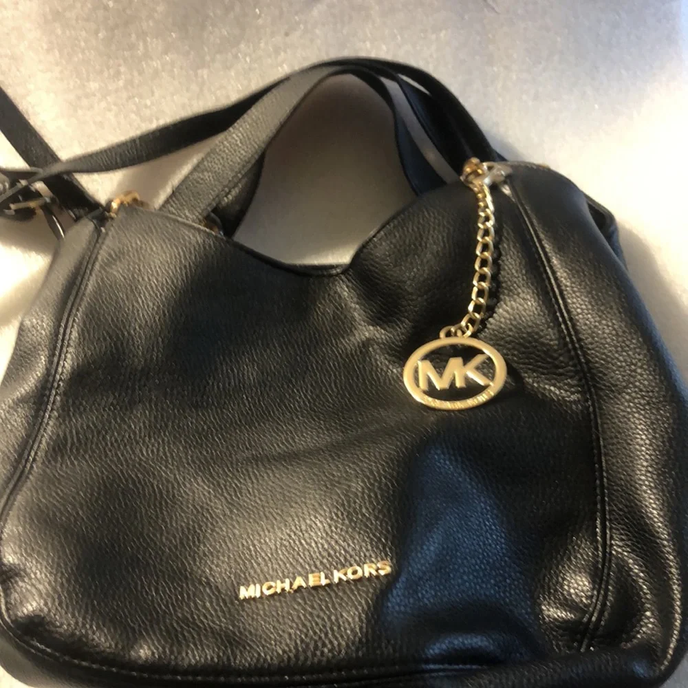Michael Korea black purse. - Picture 1 of 16